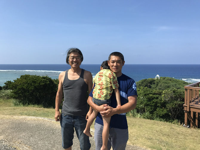 この夏休みに、秋田さんのところへ遊びに行った際に、ツーショット写真を撮らせて頂きました。